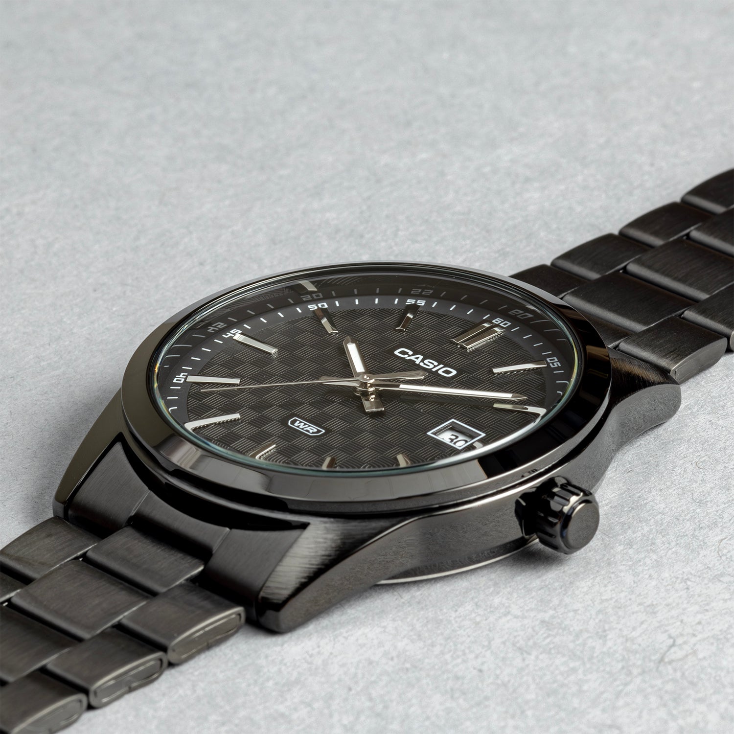 CASIO カシオ MTP-VD03B-1A ブラック ブラック文字盤 アナログ メンズ 腕時計 斜め
