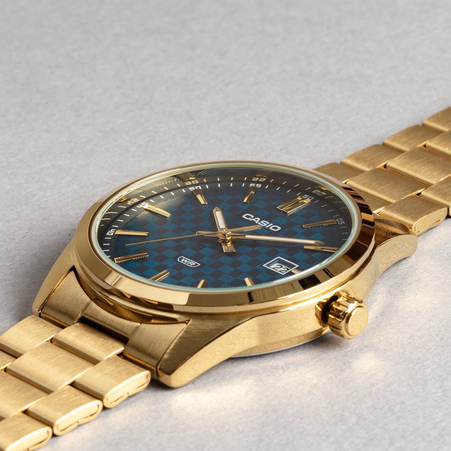 CASIO カシオ MTP-VD03G-2A ゴールド ブルー文字盤 アナログ メンズ 腕時計 斜め