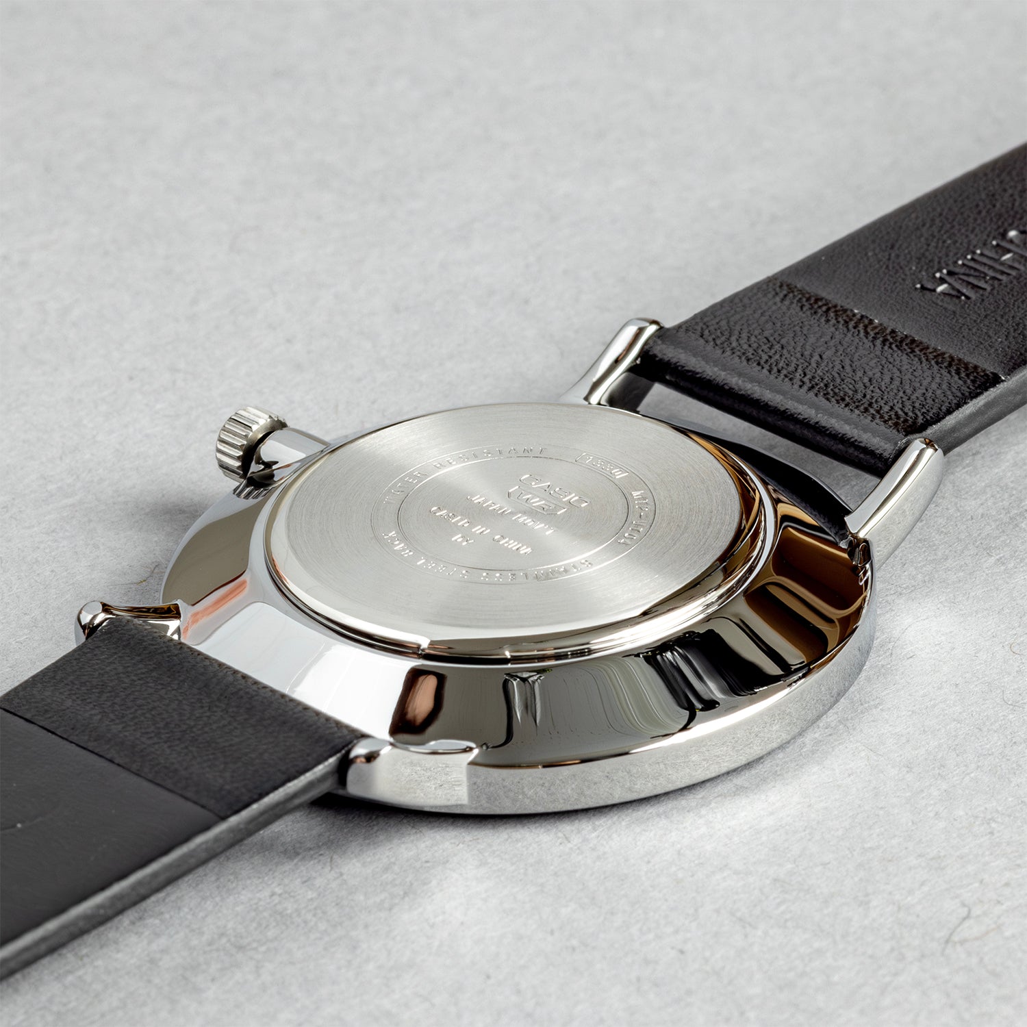 CASIO カシオ MTP-VT04L-7E ブラック ホワイト文字盤 アナログ メンズ 腕時計 ケースバック