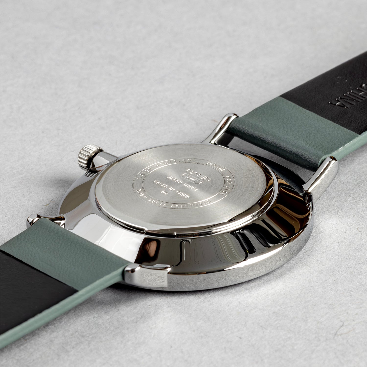 CASIO カシオ MTP-VT04L-8E グレー グレー文字盤 アナログ メンズ 腕時計 ケースバック