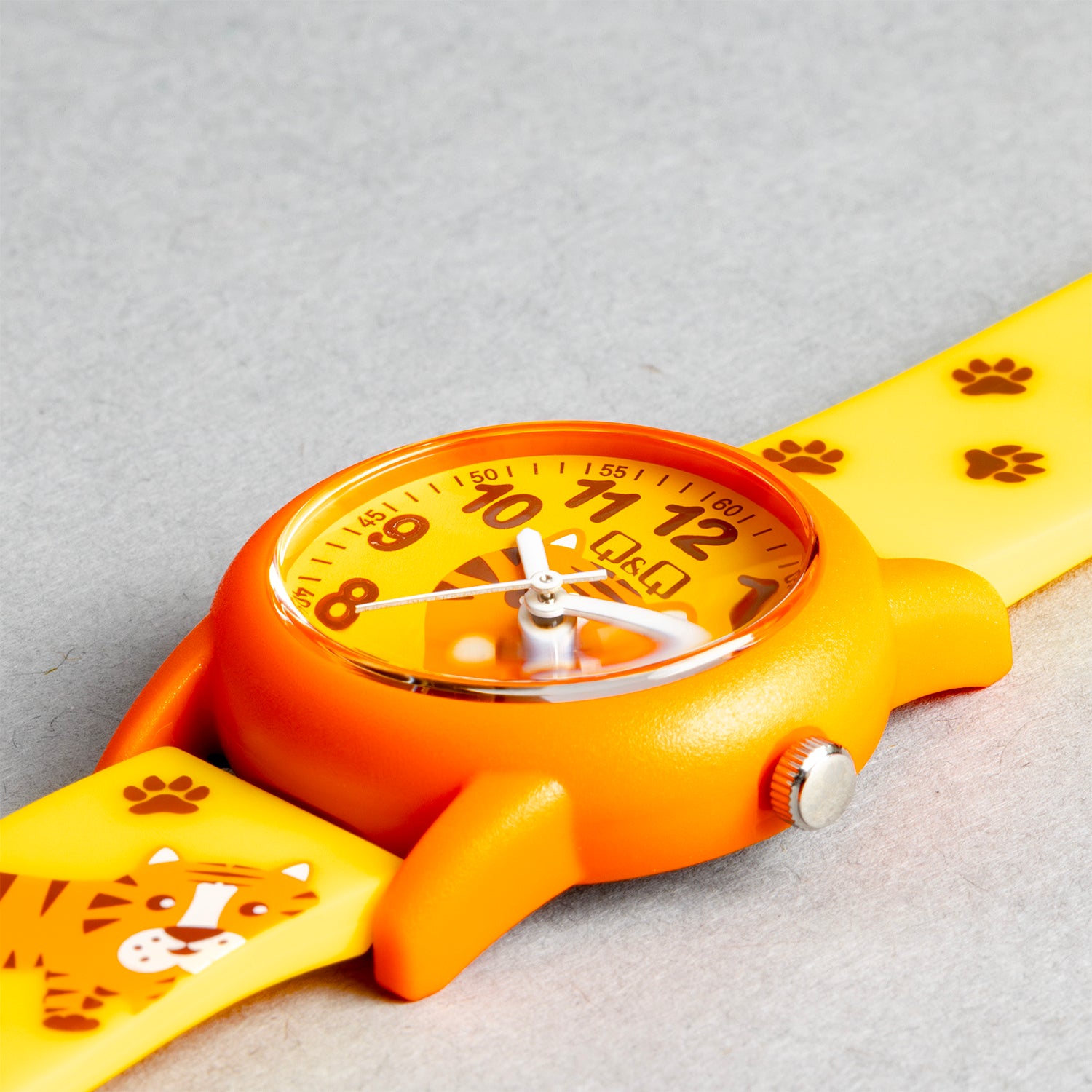 Q&Q QQ V22A-016VY イエロー イエロー文字盤 アナログ キッズ 腕時計 斜め