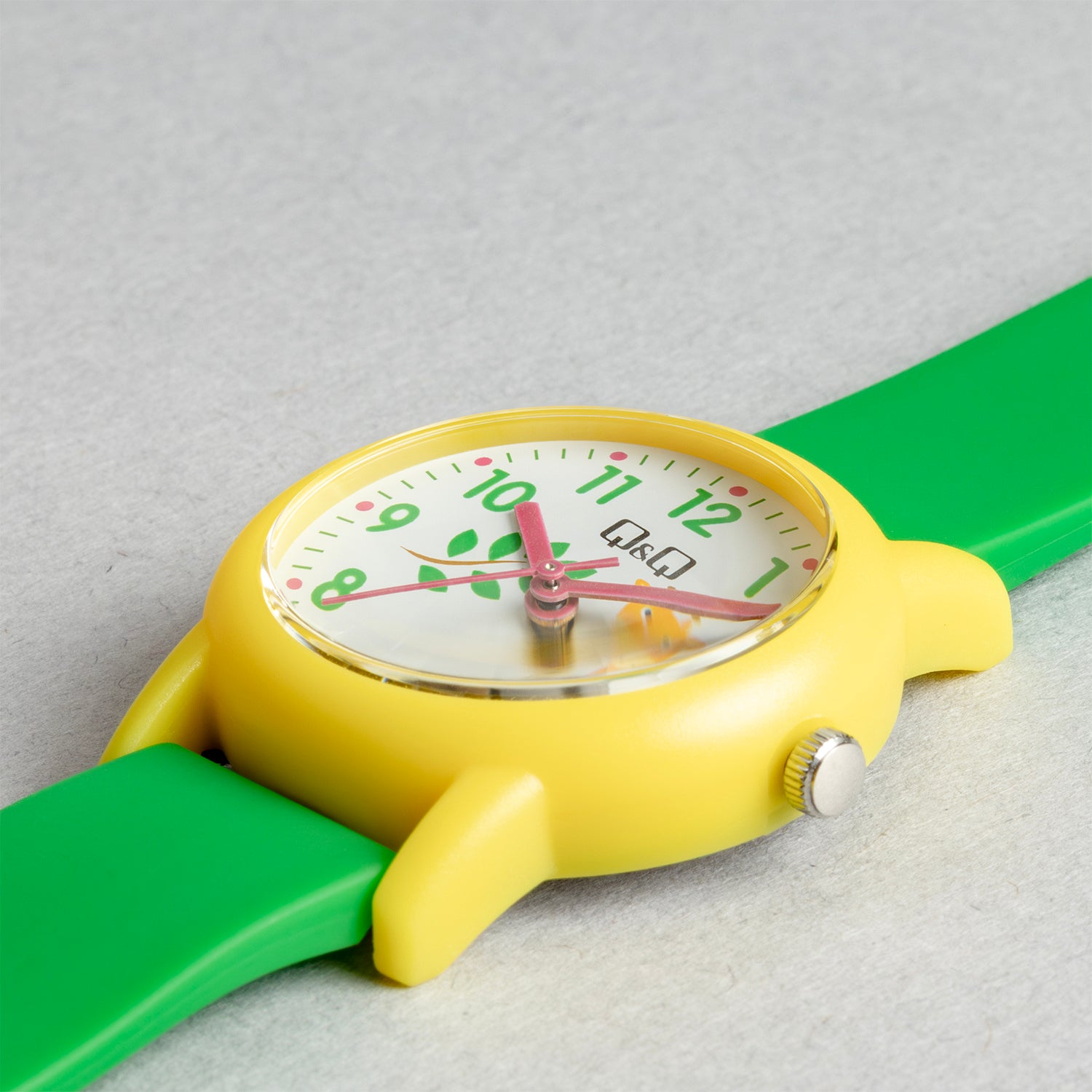 Q&Q QQ V23A-010VY グリーン ホワイト文字盤 アナログ キッズ 腕時計 斜め