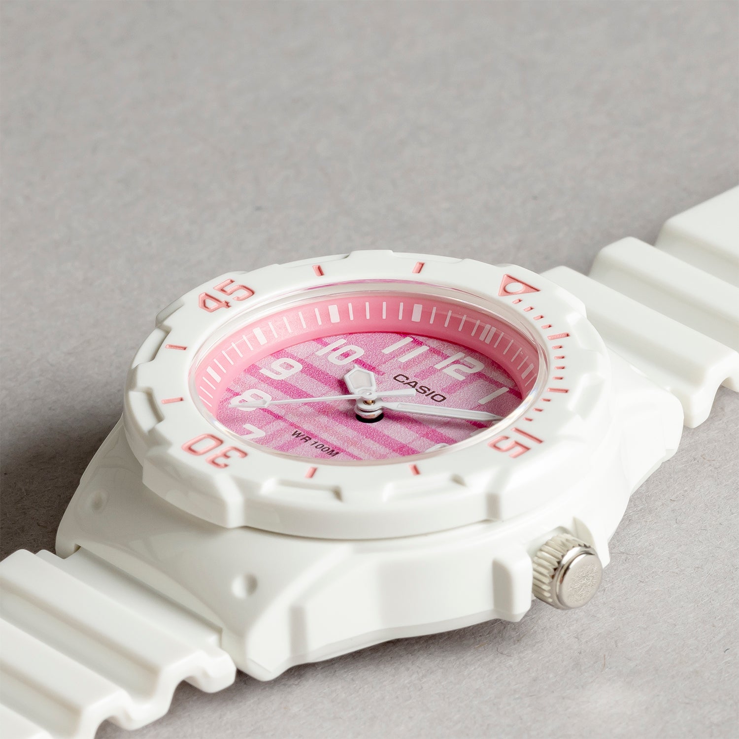 CASIO カシオ LRW-200H-4C ホワイト ピンク文字盤 アナログ レディース 腕時計 斜め
