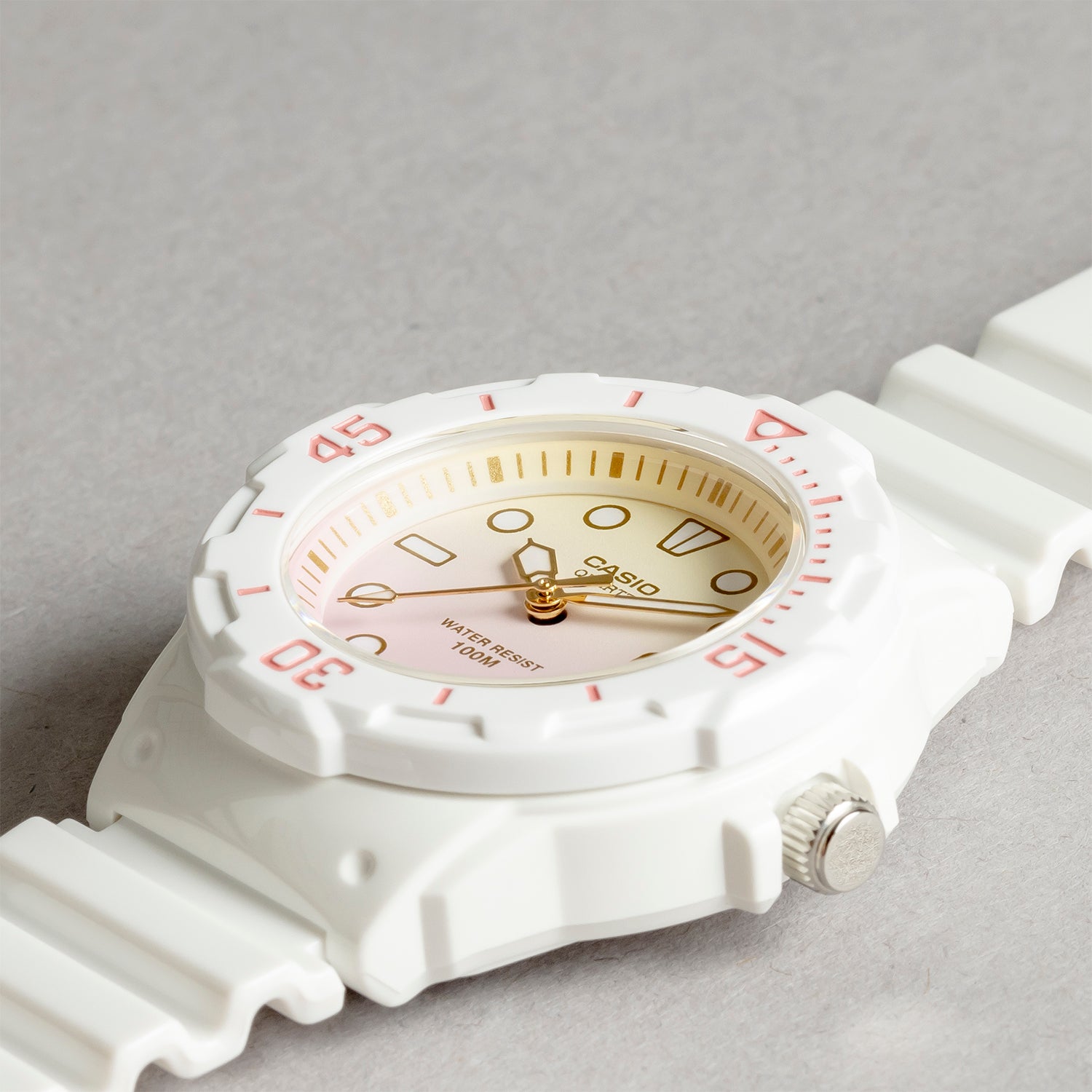 CASIO カシオ LRW-200H-4E2 ホワイト ピンク文字盤 アナログ レディース 腕時計 斜め