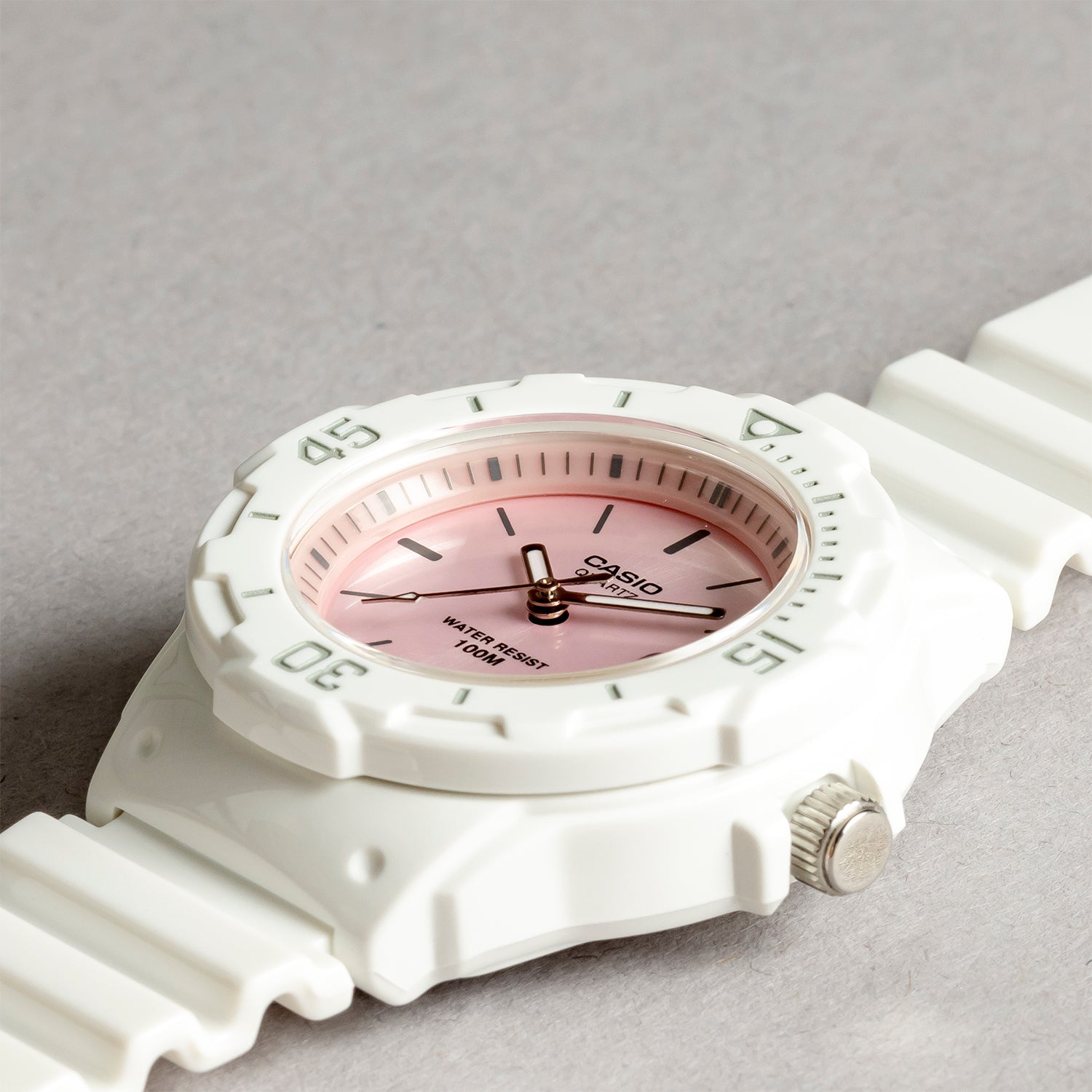 CASIO カシオ LRW-200H-4E3 ホワイト ピンク文字盤 アナログ レディース 腕時計 斜め