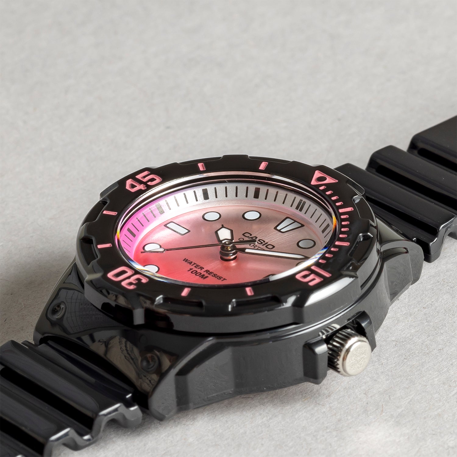 CASIO カシオ LRW-200H-4E ブラック ピンク文字盤 アナログ レディース 腕時計 斜め