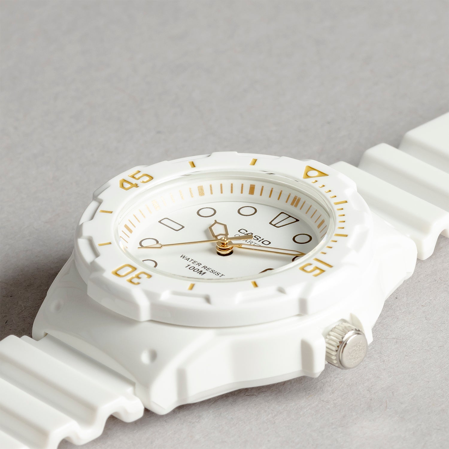 CASIO カシオ LRW-200H-7E2 ホワイト ホワイト文字盤 アナログ レディース 腕時計 斜め