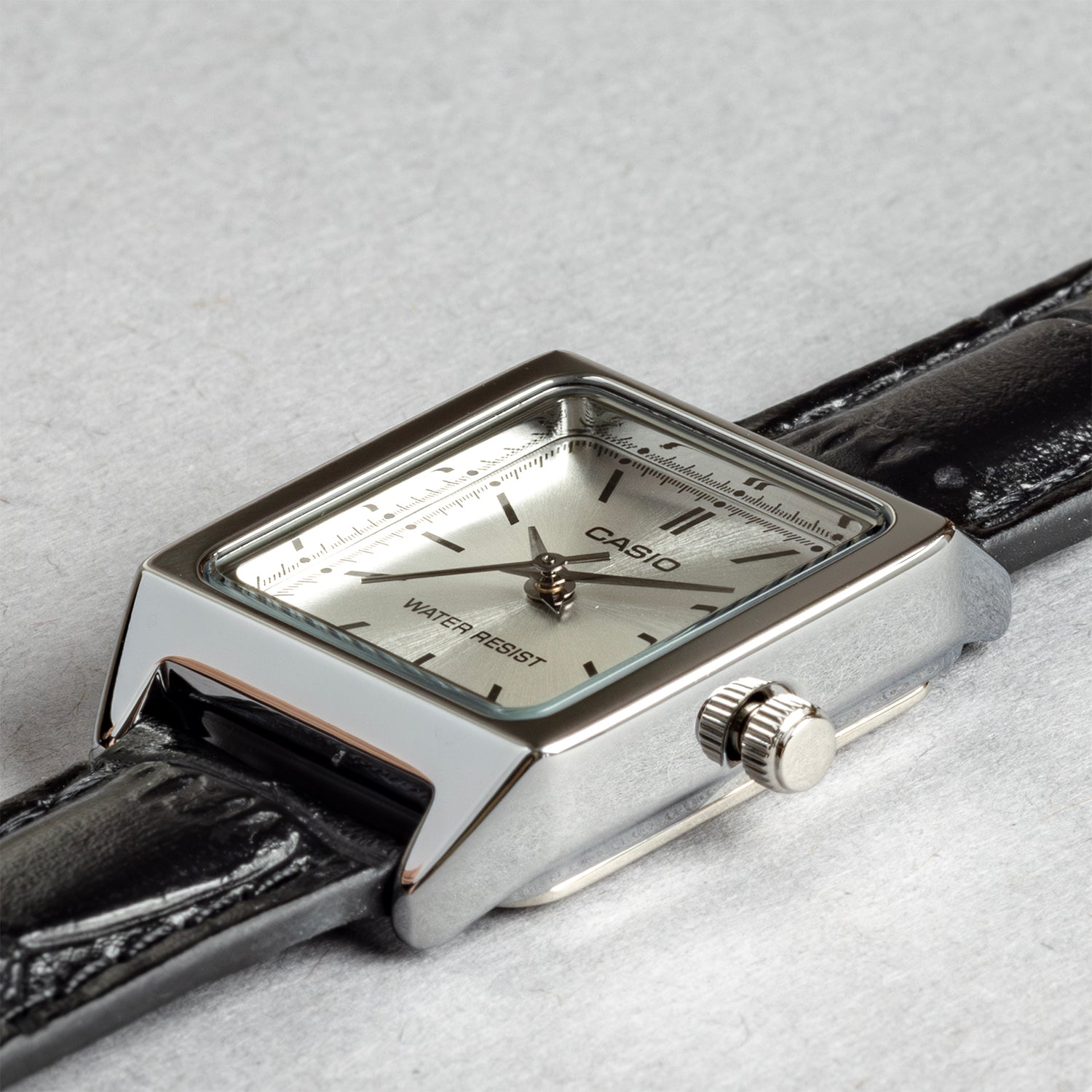 CASIO カシオ LTP-V007L-7E1 ブラック シルバー文字盤 アナログ レディース 腕時計 斜め