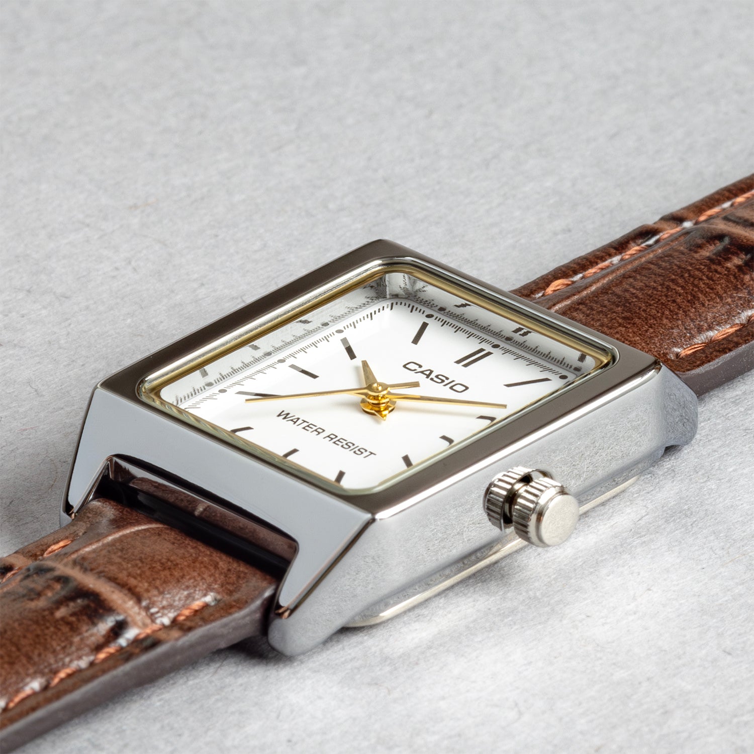 CASIO カシオ LTP-V007L-7E2 ブラウン ホワイト文字盤 アナログ レディース 腕時計 斜め