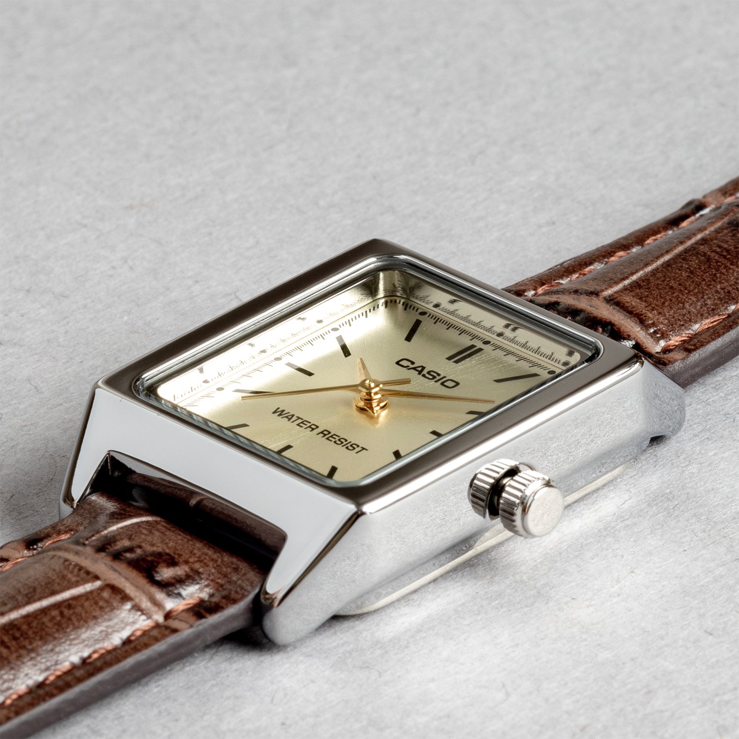 CASIO カシオ LTP-V007L-9E ブラウン ゴールド文字盤 アナログ レディース 腕時計 斜め