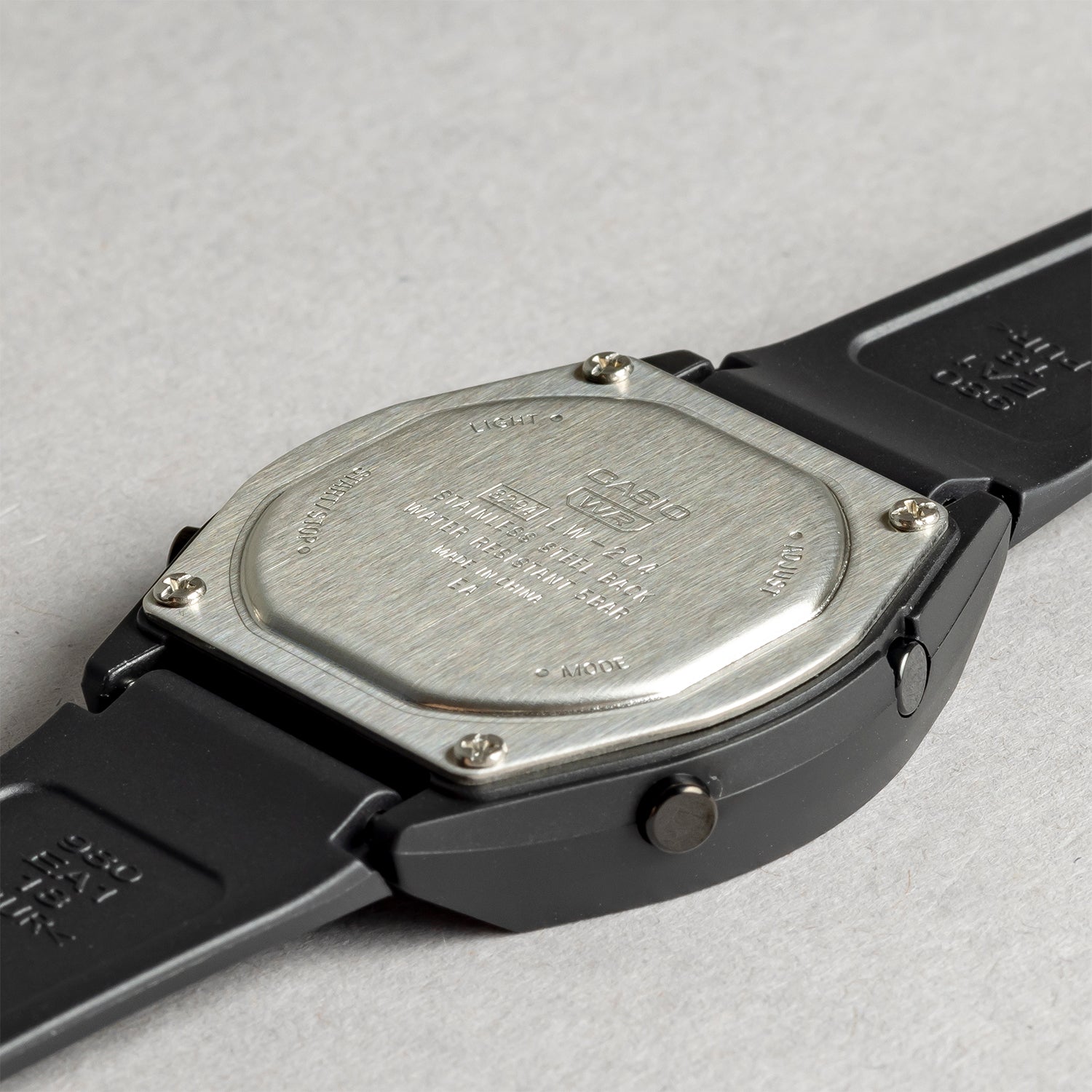 CASIO カシオ LW-204-1B ブラック ブラック文字盤 デジタル ユニセックス 腕時計 ケースバック