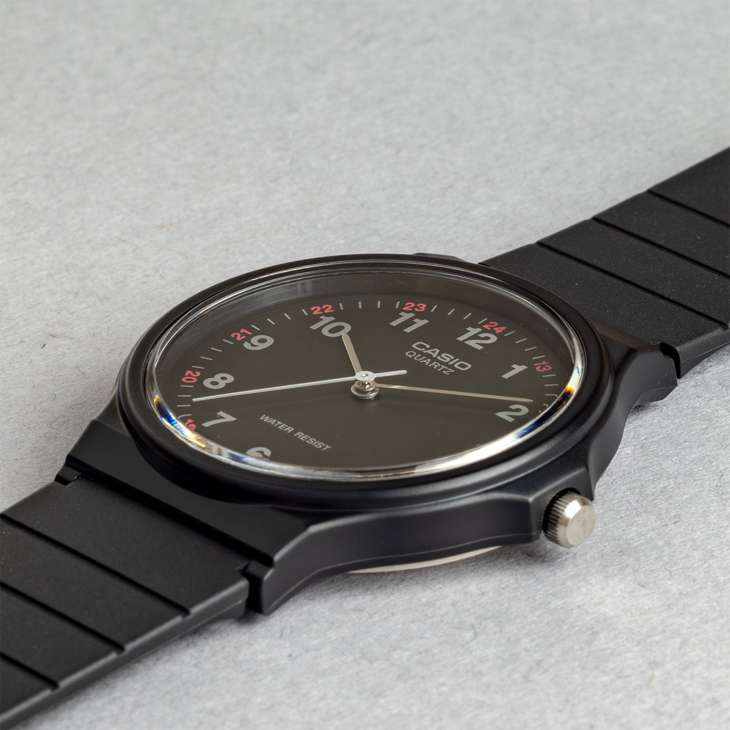 CASIO カシオ MQ-24-1B ブラック ブラック文字盤 アナログ メンズ 腕時計 斜め