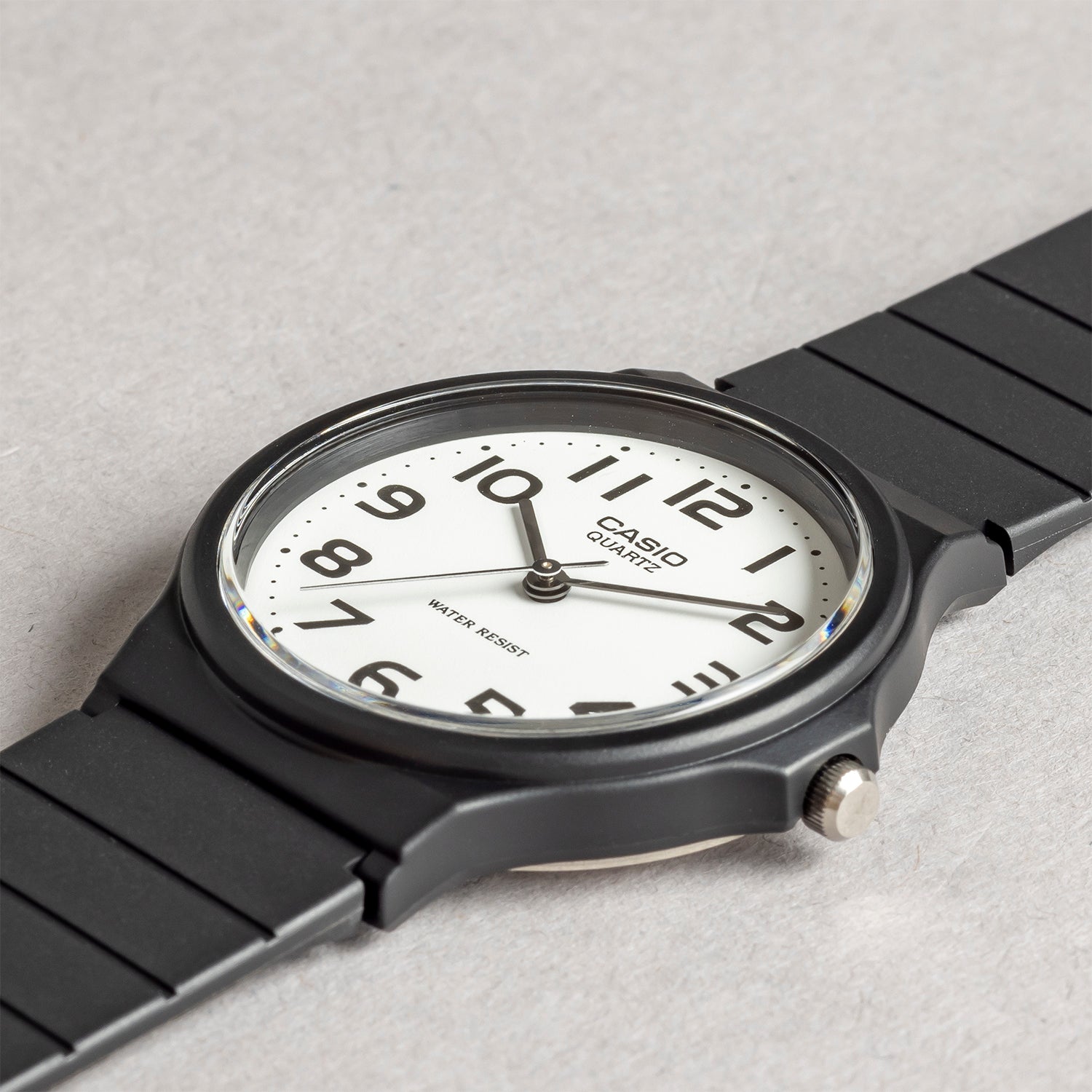 CASIO カシオ MQ-24-7B2 ブラック ホワイト文字盤 アナログ メンズ 腕時計