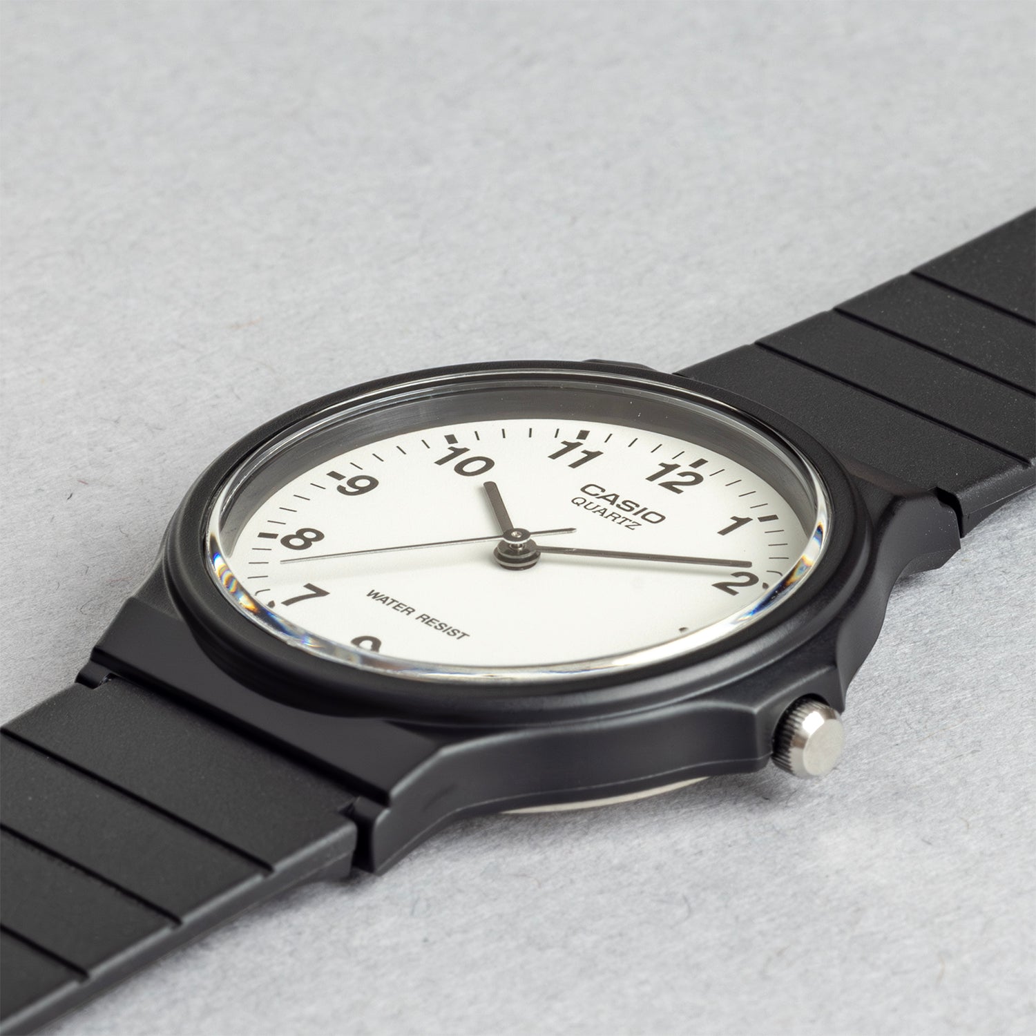 CASIO カシオ MQ-24-7B ブラック ホワイト文字盤 アナログ メンズ 腕時計 斜め