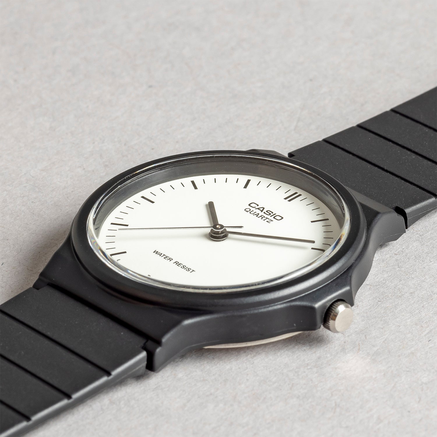 CASIO カシオ MQ-24-7E ブラック ホワイト文字盤 アナログ メンズ 腕時計