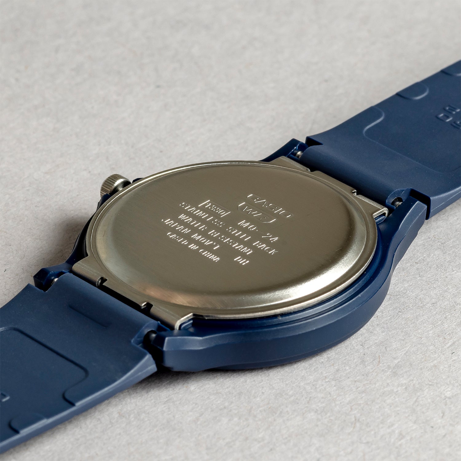 CASIO カシオ MQ-24UC-2B ネイビー ブラック文字盤 アナログ ユニセックス 腕時計 ケースバック