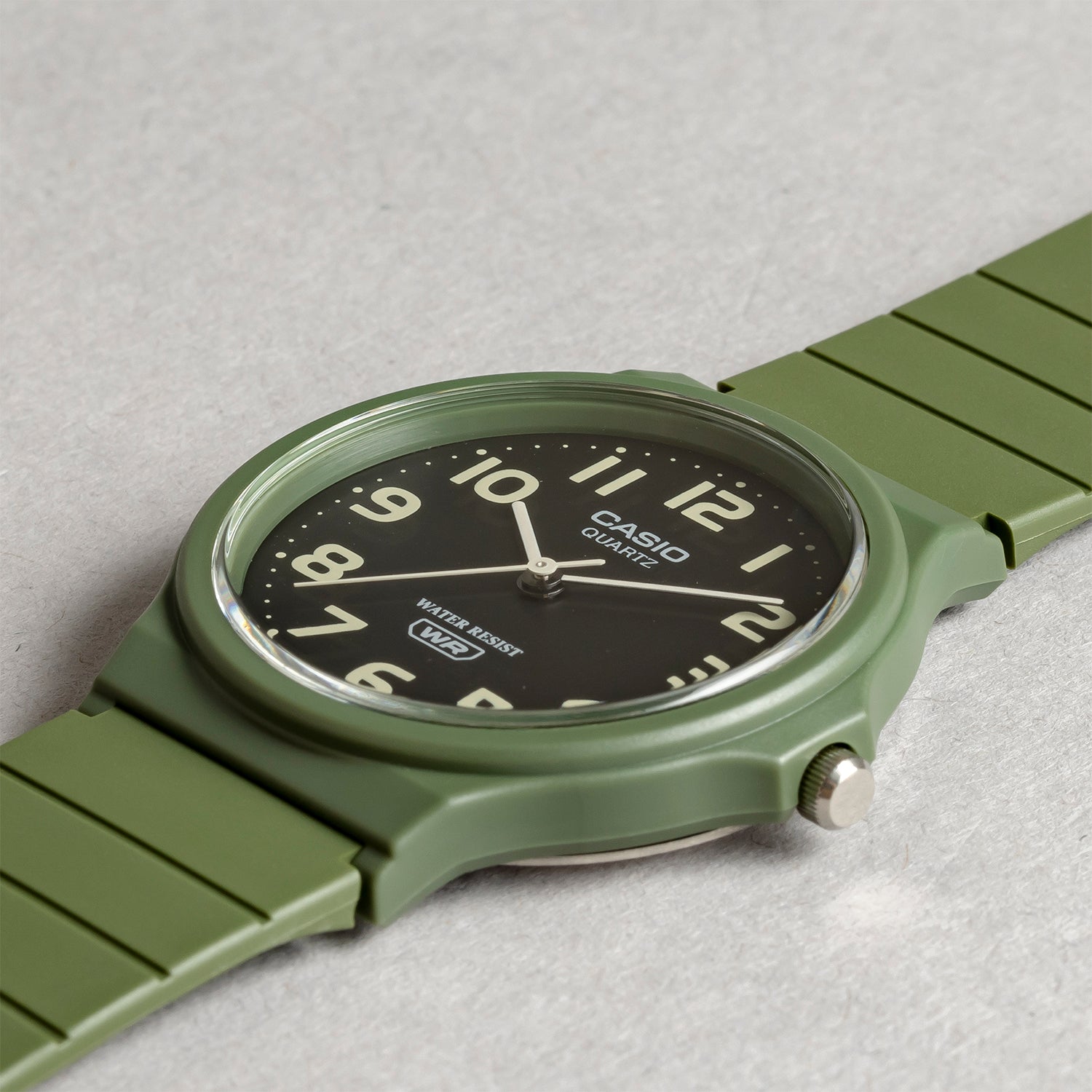 CASIO カシオ MQ-24UC-3B カーキ ブラック文字盤 アナログ ユニセックス 腕時計 斜め