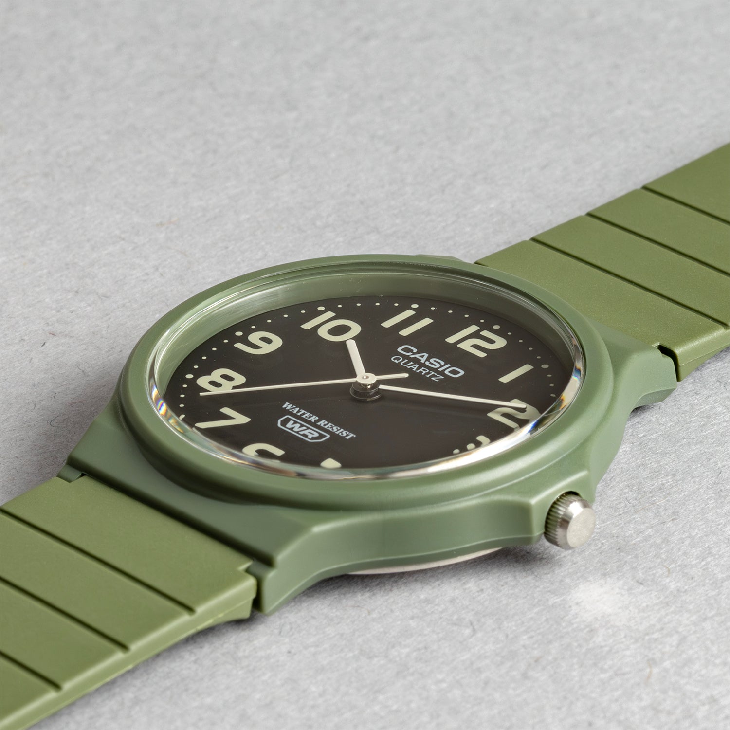CASIO カシオ MQ-24UC-3B カーキ ブラック文字盤 アナログ メンズ 腕時計 斜め