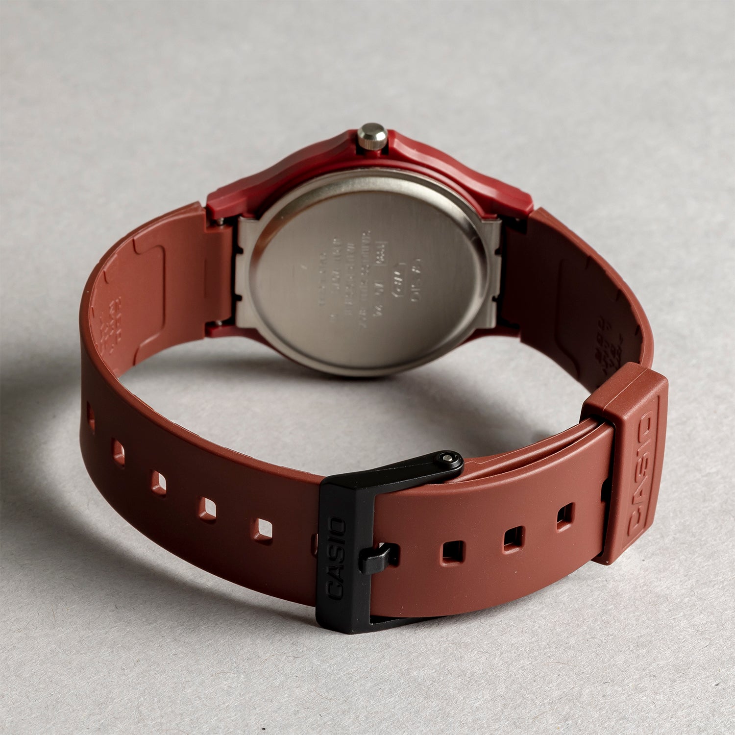CASIO カシオ MQ-24UC-4B レッド ブラック文字盤 アナログ ユニセックス 腕時計 ベルト