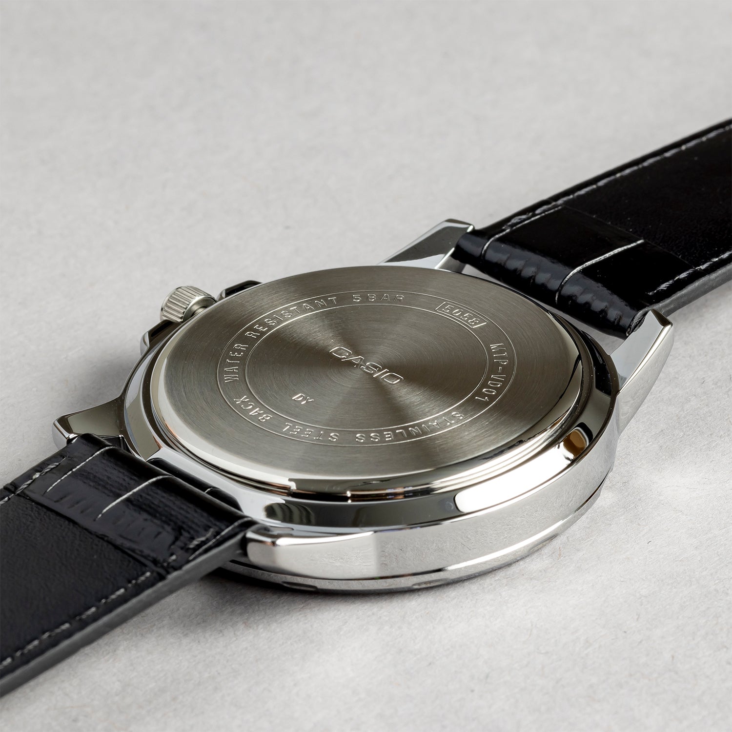 CASIO カシオ MTP-VD01L ブラック アナログ メンズ 腕時計 ケースバック