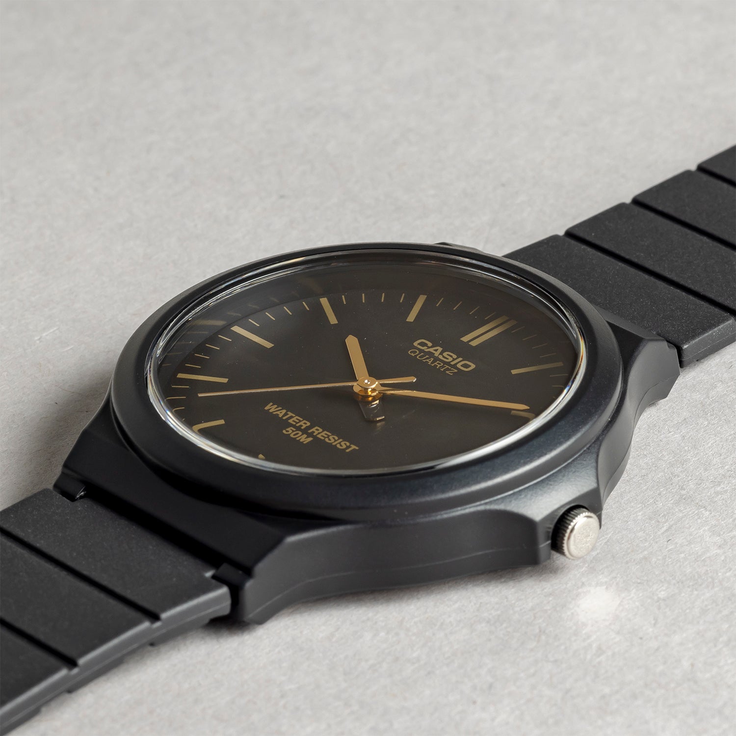 CASIO カシオ MW-240-1E2 ブラック ブラック文字盤 アナログ メンズ 腕時計