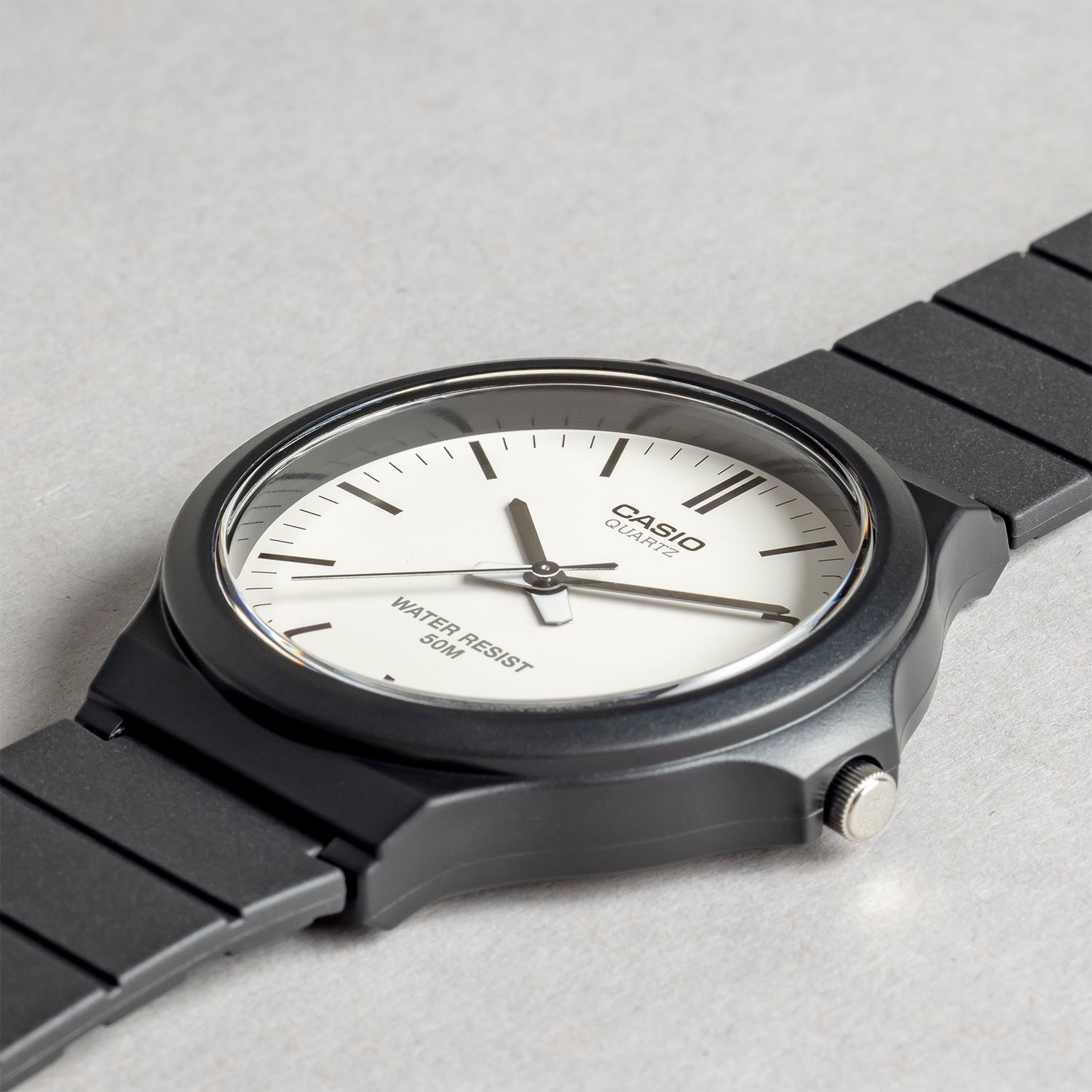 CASIO カシオ MW-240-7E ブラック ホワイト文字盤 アナログ メンズ 腕時計