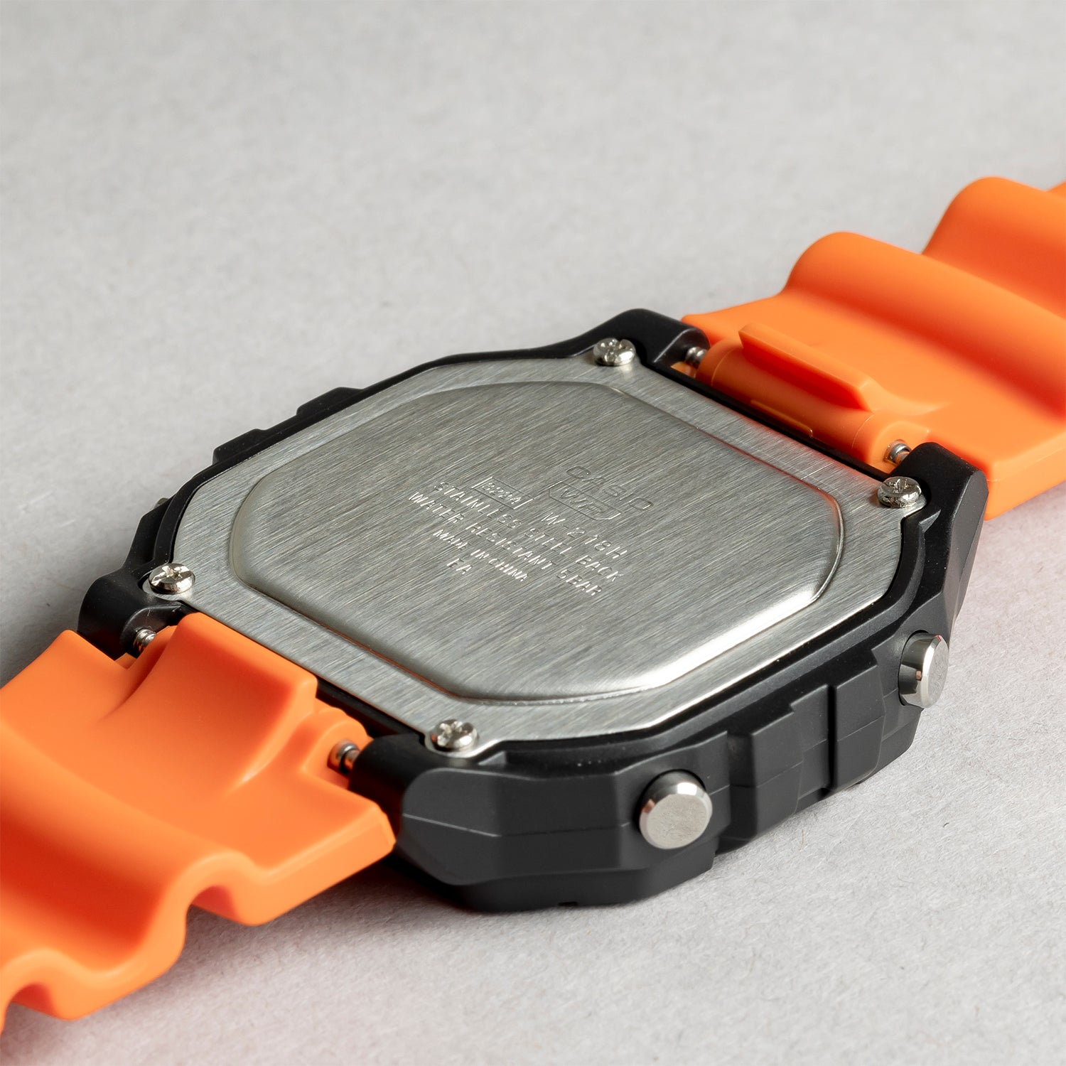 CASIO カシオ W-218H-4B2 オレンジ ブラック文字盤 デジタル メンズ 腕時計 ケースバック