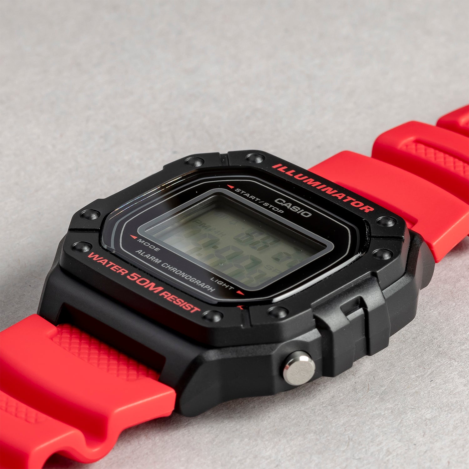 CASIO カシオ W-218H-4B レッド ブラック文字盤 デジタル メンズ 腕時計 斜め