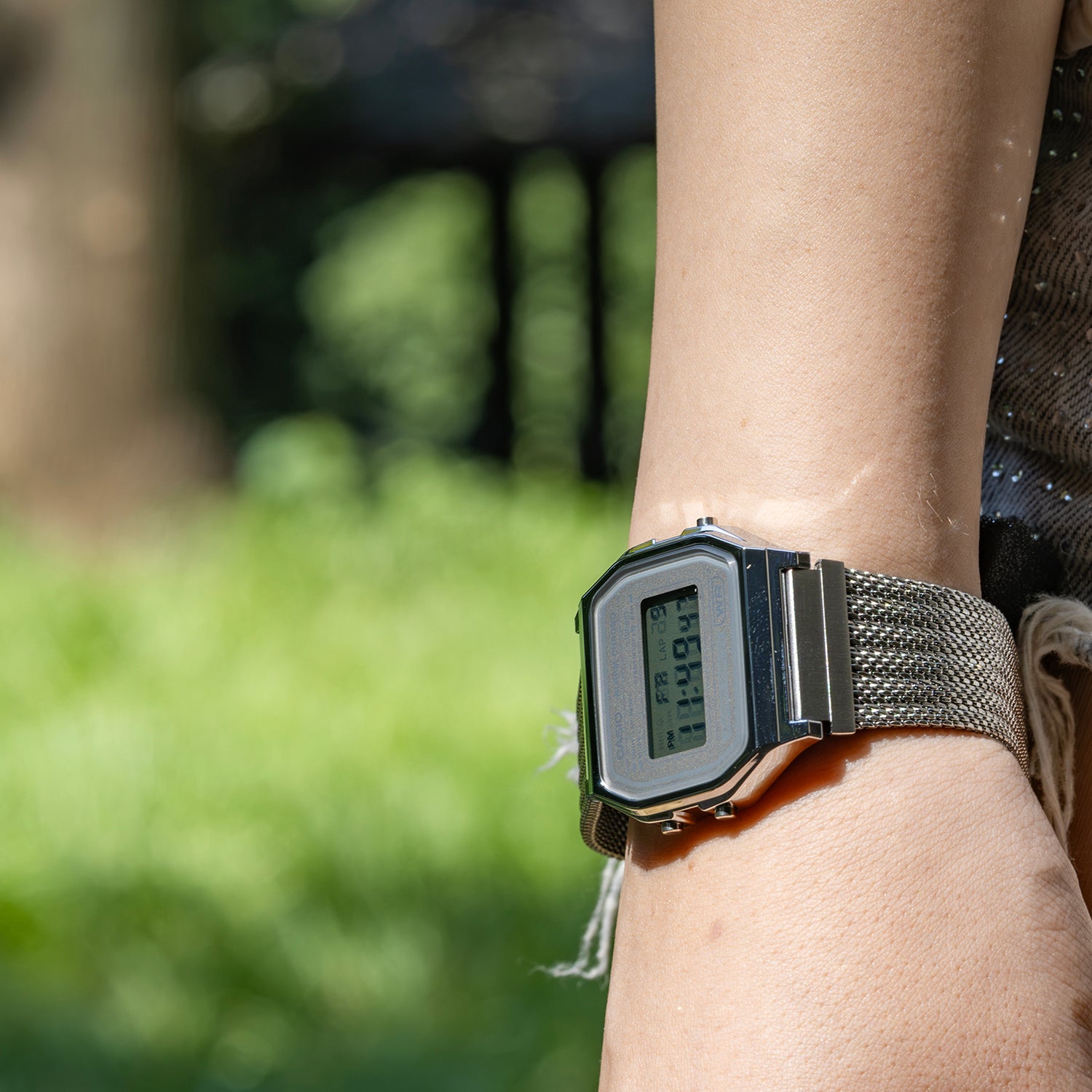 CASIO カシオ A158WEM-7 シルバー グレー文字盤 デジタル メンズ 腕時計