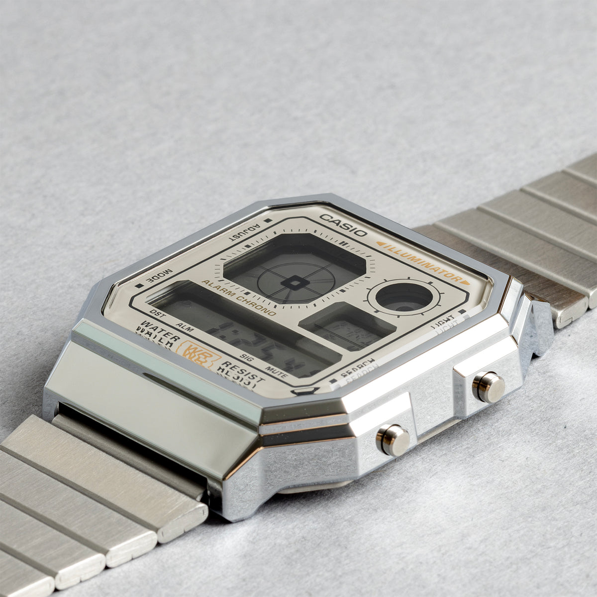 CASIO カシオ A130WE-9A シルバー ベージュ文字盤 デジタル メンズ 腕時計 斜め