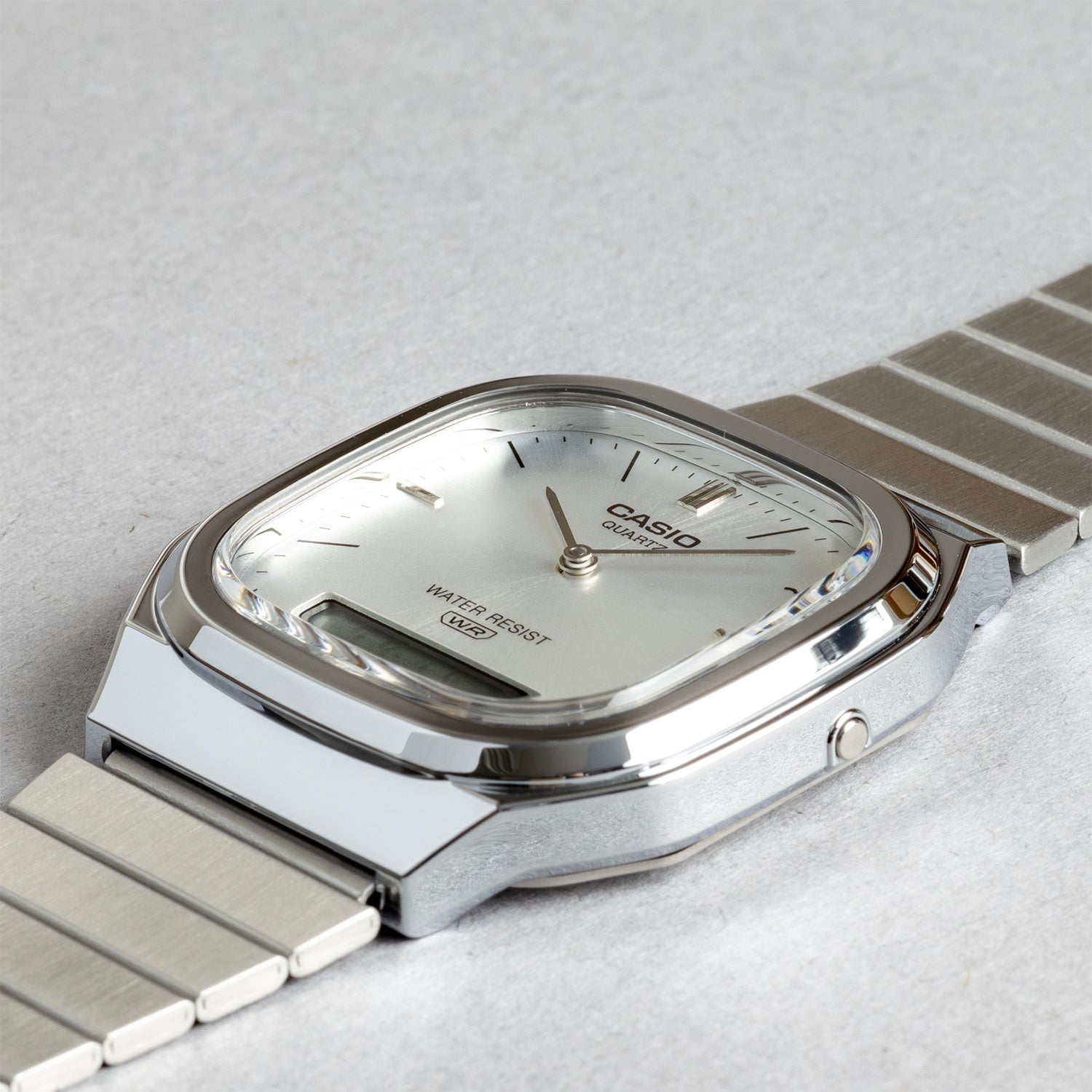 CASIO カシオ AQ-240E-7A シルバー シルバー文字盤 アナデジ メンズ 腕時計 斜め