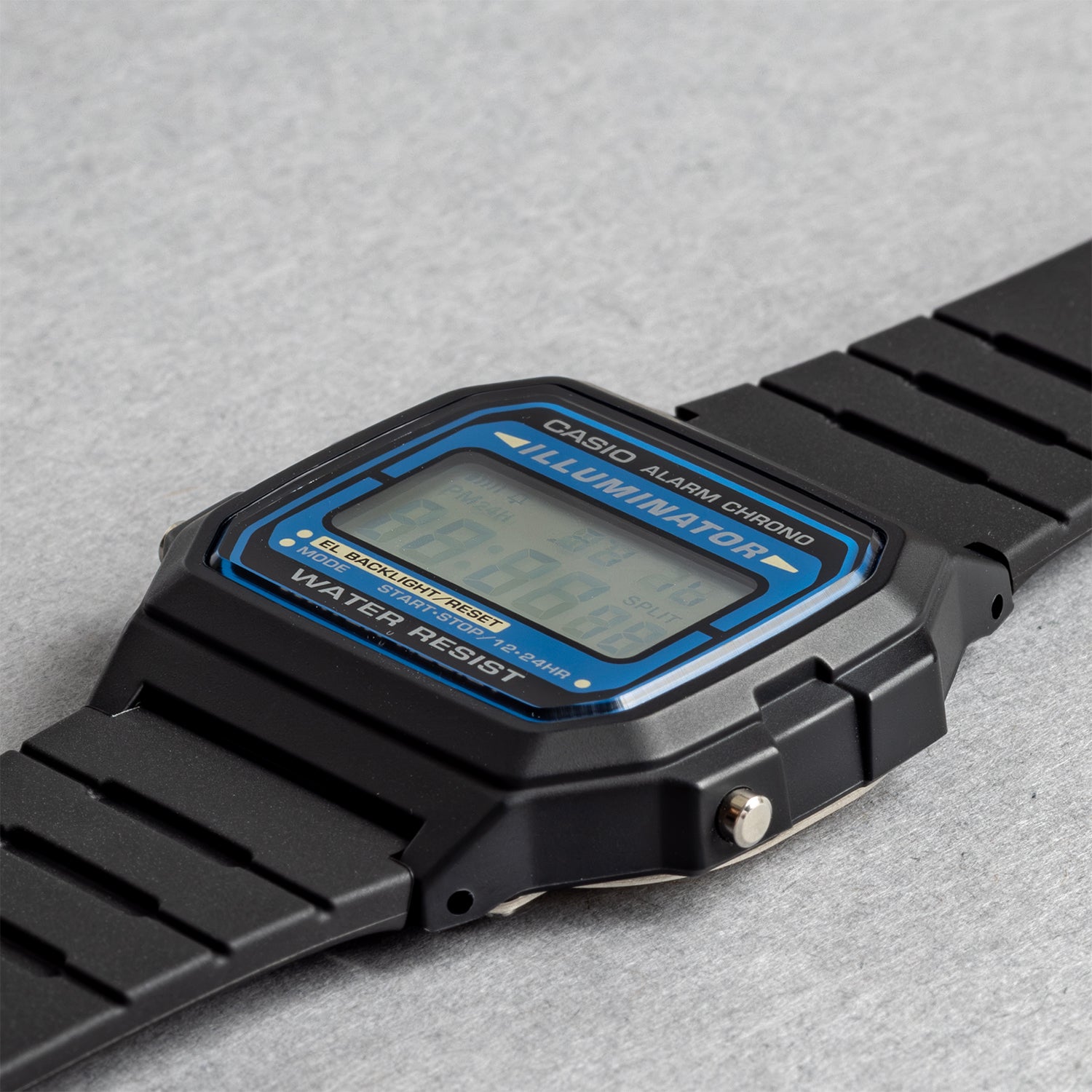 CASIO カシオ F-105W-1A ブラック ブルー文字盤 デジタル メンズ 腕時計 斜め