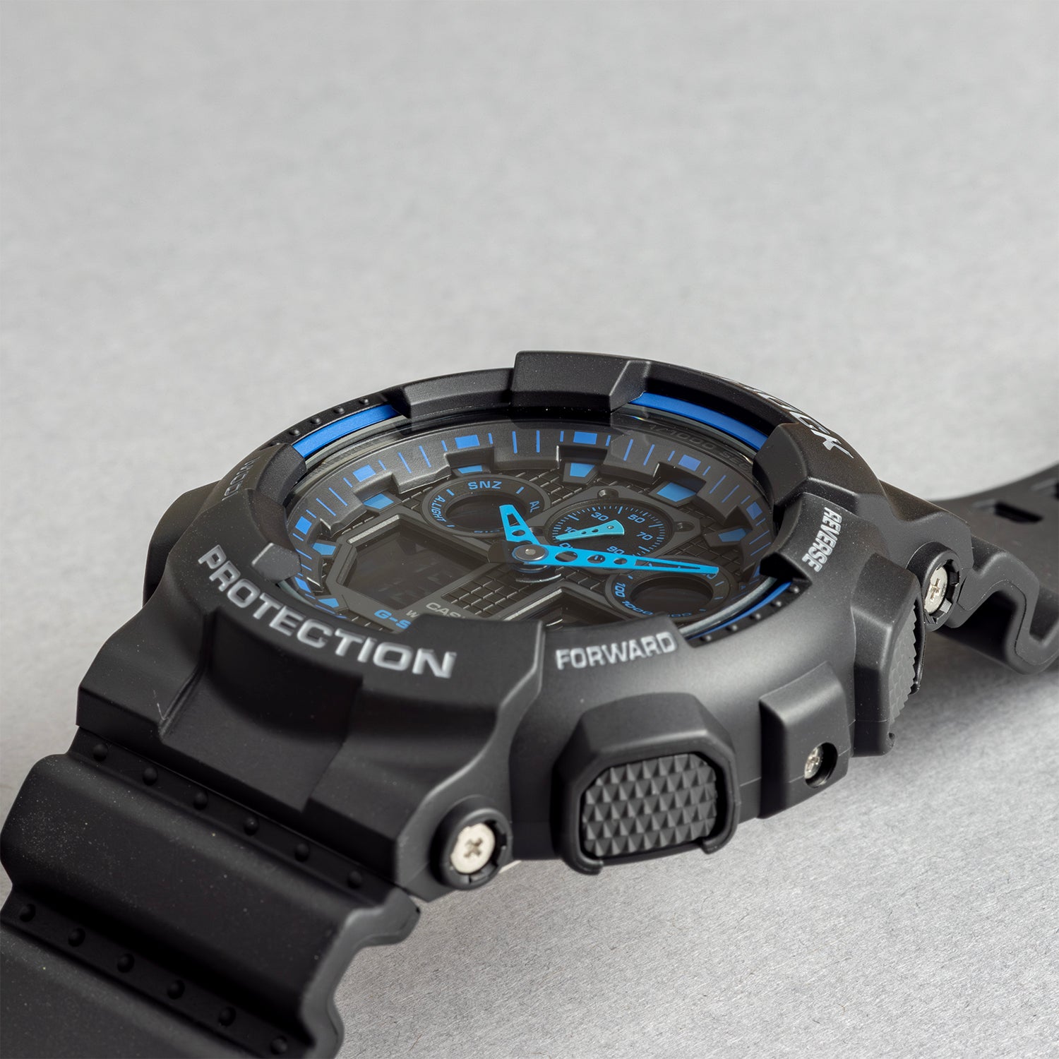 CASIO カシオ GA-100-1A2 ブラック ブルー文字盤 アナデジ メンズ 腕時計 斜め