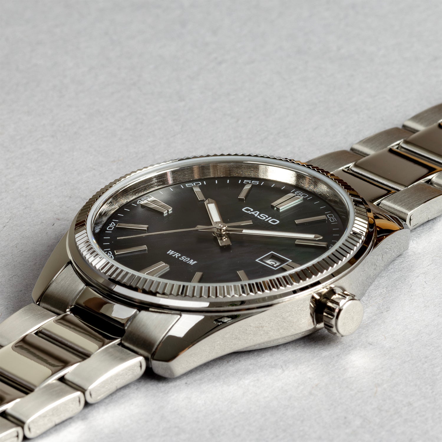 CASIO カシオ MTP-1302DS-1A シルバー ブラック文字盤 アナログ メンズ 腕時計 斜め