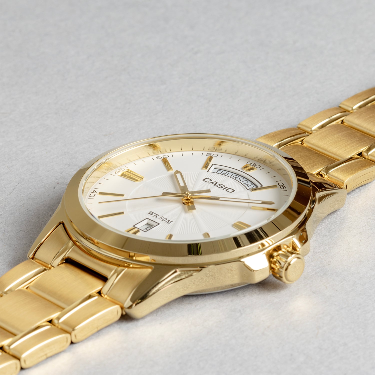 CASIO カシオ MTP-1381GD-7A ゴールド ホワイト文字盤 アナログ メンズ 腕時計 斜め