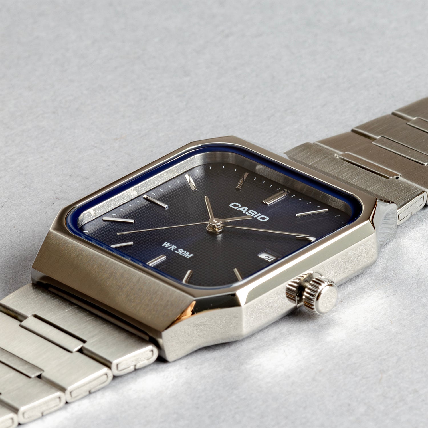 CASIO カシオ MTP-B185D-2A1 シルバー ネイビー文字盤 アナログ メンズ 腕時計 斜め