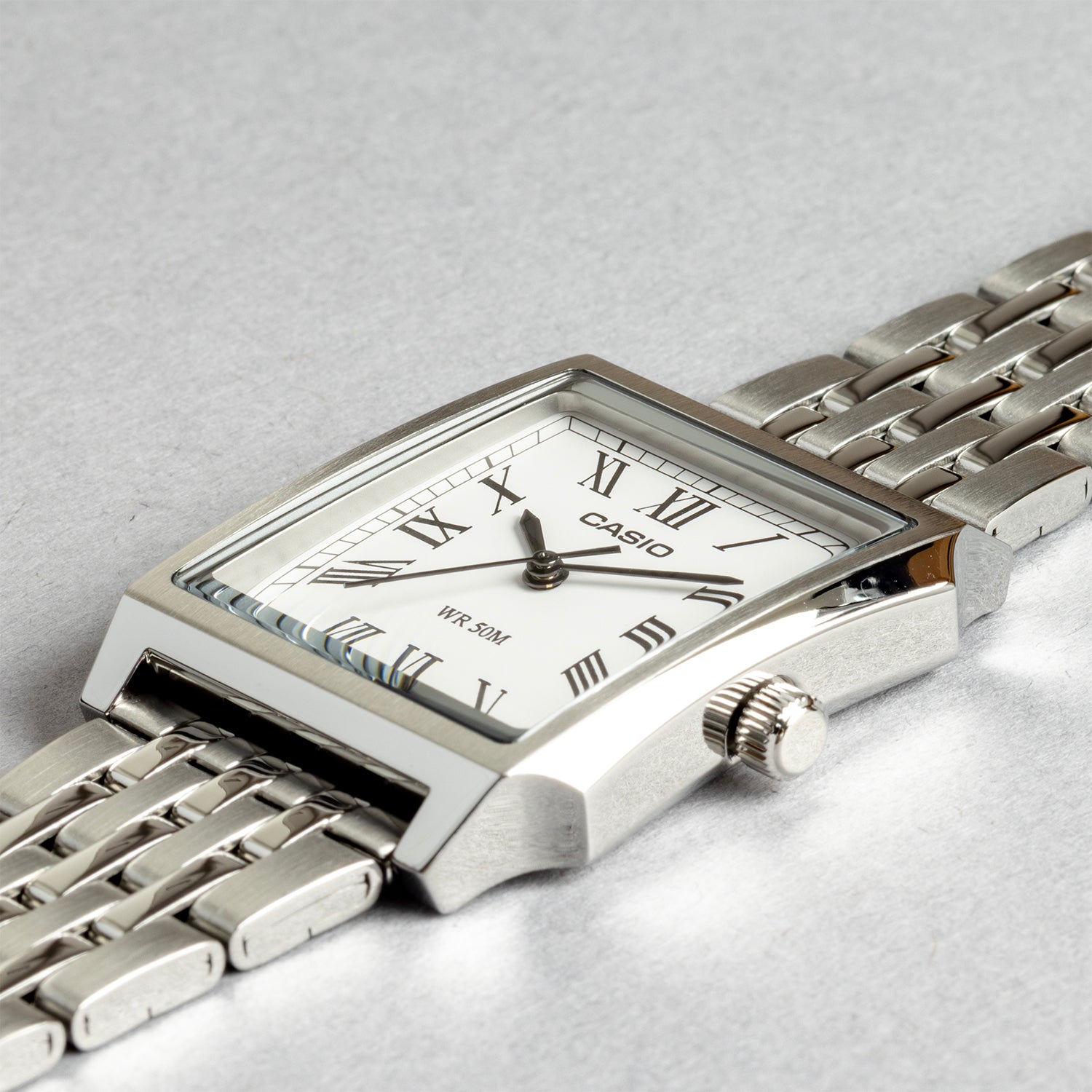 CASIO カシオ MTP-B190D-7B シルバー ホワイト文字盤 アナログ メンズ 腕時計 斜め