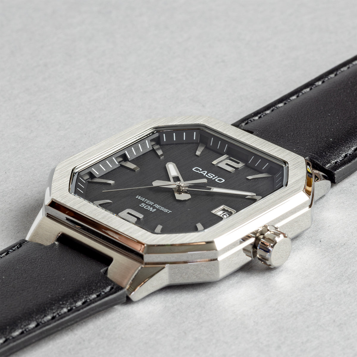 CASIO カシオ MTP-B195L-1A ブラック ブラック文字盤 アナログ メンズ 腕時計 斜め
