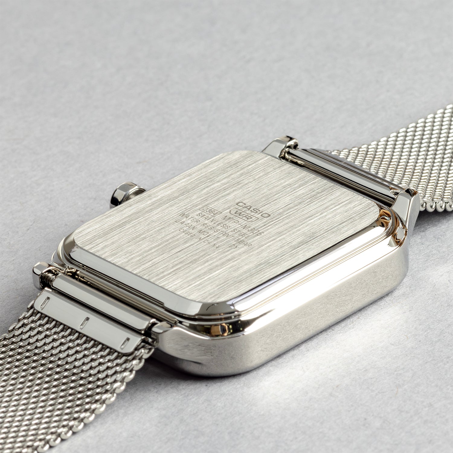 CASIO カシオ MTP-M306M-1A シルバー ブラック文字盤 アナログ メンズ 腕時計 ケースバック