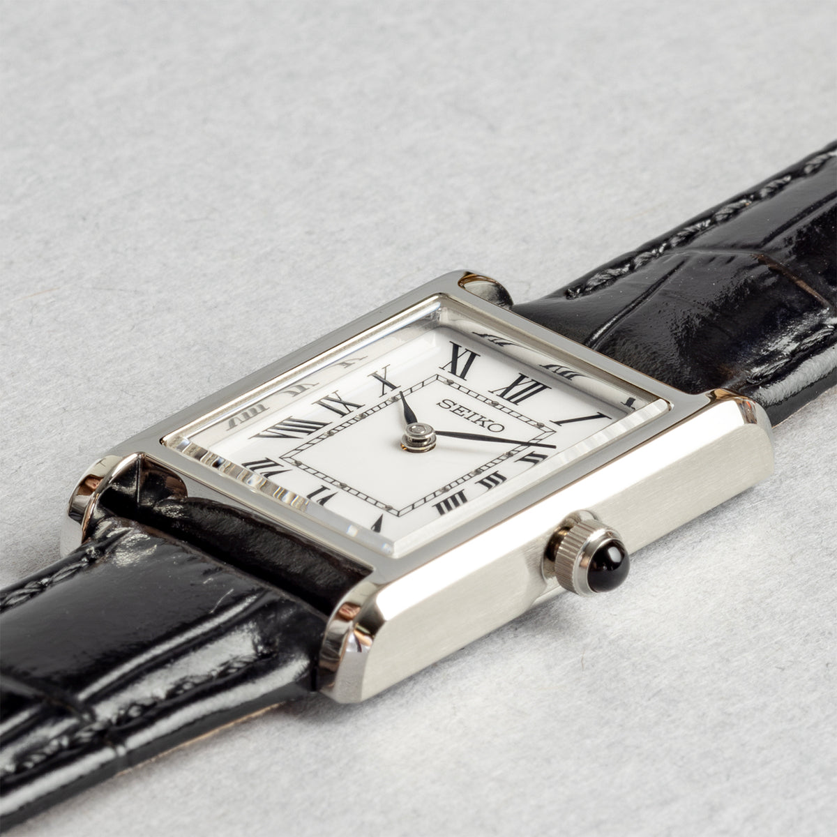 SEIKO セイコー SWR107 ブラック ホワイト文字盤 アナログ レディース 腕時計 斜め