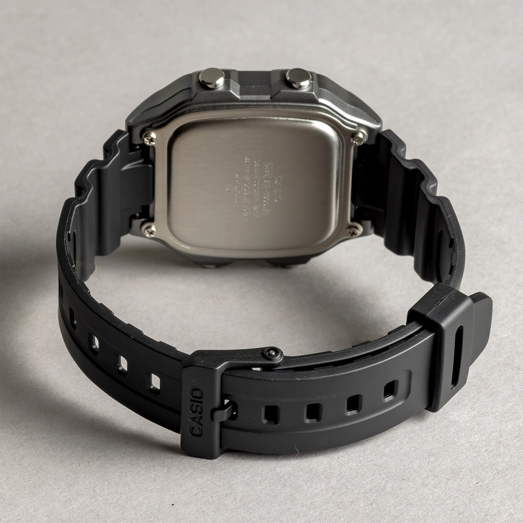 Casio Orologio da uomo AE-1300WH-8AVCF Illuminator con display digitale al quarzo, nero, digitale, movimento al quarzo, Nero, Digitale, movimento al quarzo