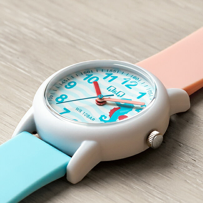 CITIZEN 珍品　デザイン　CITIZEN　Q&Q　１０BAR　腕時計　ピンク